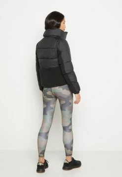 Columbia LEADBETTER POINT™ SHERPA HYBRID - Veste d'hiver Rabais vêtements randonnée female -Columbia Soldes Magasin 81f9bfffe737425695e1d39cea6126a9