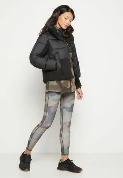 Columbia LEADBETTER POINT™ SHERPA HYBRID - Veste d'hiver Rabais vêtements randonnée female -Columbia Soldes Magasin d9c10d2b793d476ca5e4e0578a9833f5